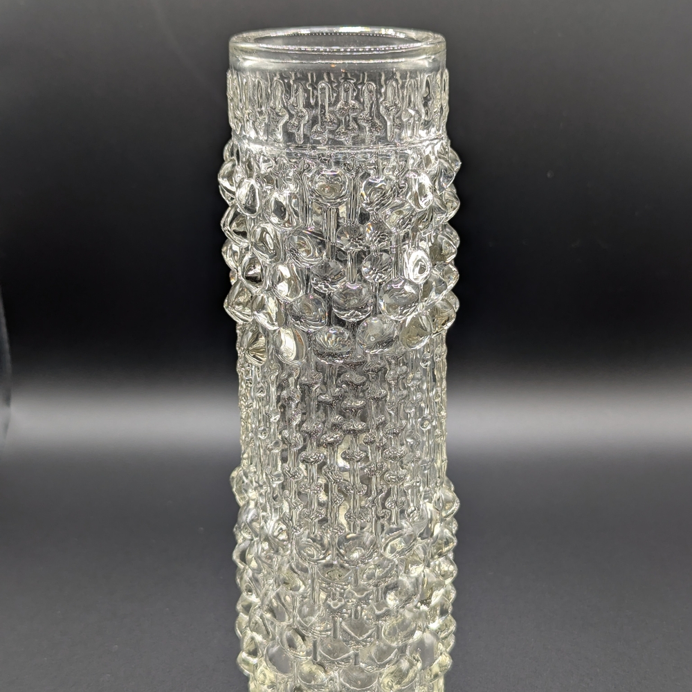 Elegant Clear Glass Vase - Picture 7 of 12